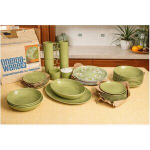 Oneida Felicia Homemaker Series 45-Piece Dinner Set for 8 daisy Avacado green